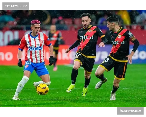 裁判尺度成为比赛关键因素 VAR介入多次改变比赛走势